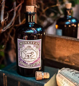 Monkey 47 Gin Schwarzwald Dry สุราเยอรมัน — Honor Magic V วอลเปเปอร์