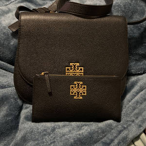 วอลเปเปอร์ Tory Burch Bag And Clutch — Pixel Watch 3 วอลเปเปอร์