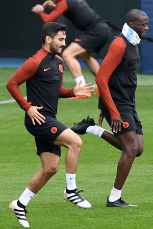 การฝึกซ้อมเต็มตัวของ Ilkay Gundogan — หัวเว่ย เมทแพด แอร์ (2026) วอลเปเปอร์