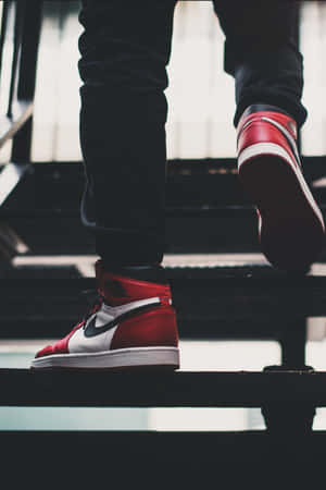 รองเท้า Jordan สีแดง — หัวเว่ย เมทแพด 11.5 (2025) วอลเปเปอร์