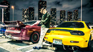 คำอธิบายภาพ: รถ JDM สีเงินเรียบลื่นบนท้องถนน