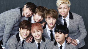 ชุดสูทสีเทา BTS น่ารัก สไตล์ aesthetic — BTS วอลเปเปอร์