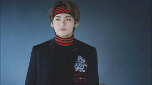 น่ารัก BTS V ในชุดดำและแดง — น่ารัก bts วอลเปเปอร์