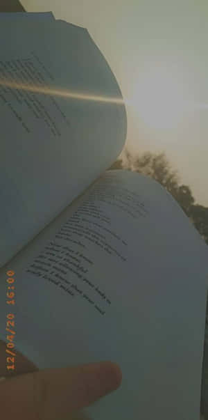 ภาพบรรยากาศหนังสือสวยๆ — สุนทรียภาพคำคม GIF วอลเปเปอร์