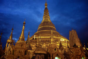วอลเปเปอร์พระอาทิตย์ตกที่ชเวดากองย่างกุ้ง — พลบค่ำ วอลเปเปอร์