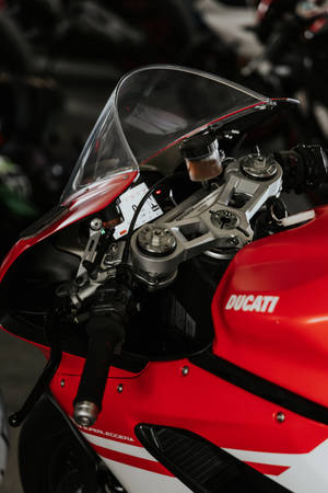 แฮนเดิลบาร์จักรยานยนต์ Ducati สีแดง — เสี่ยวหมี่ แท็บเล็ต 9 โปร แม็กซ์ วอลเปเปอร์