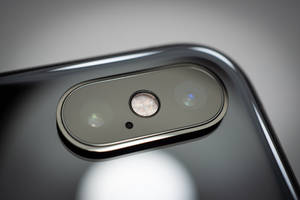 วอลเปเปอร์ iPhone Xs สีเทาสเปซ
