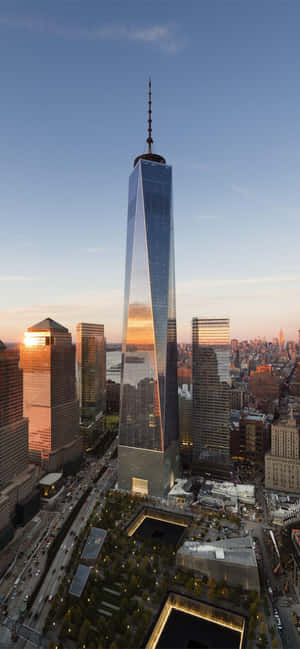 พระอาทิตย์ตก Freedom Tower มุมสูง — โมโตโรลา เอดจ์ 70 พลัส วอลเปเปอร์
