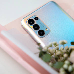 สมาร์ทโฟน Oppo Reno 5 สีเงิน