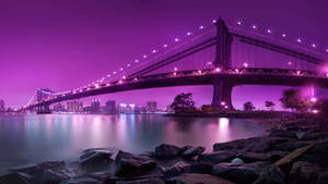 วอลเปเปอร์สะพานสีม่วงสวยงามในนิวยอร์กซิตี้ — 1366x768 วอลเปเปอร์