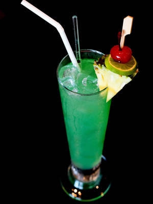 วอลเปเปอร์เครื่องดื่มเขตร้อน Green Iguana — 3:4 วอลเปเปอร์