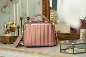 เคสสีโรสโกลด์สไตล์สวย — Rose gold สายมินิมอล วอลเปเปอร์
