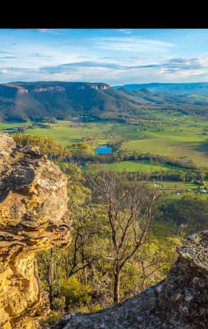 เพลิดเพลินกับทิวทัศน์สวยงามของอุทยานแห่งชาติบลูเมาน์เทนส์ — นูบิอา Flip2 วอลเปเปอร์