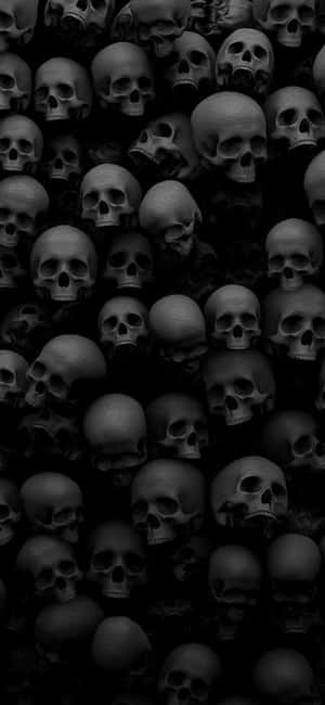 Spooky iPhone — พิกเซล 8a วอลเปเปอร์
