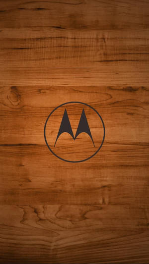 โลโก้ Motorola บนไม้